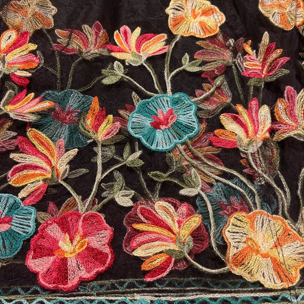 Floral Embroidered Sheer Black kimono - Picture 4 of 5